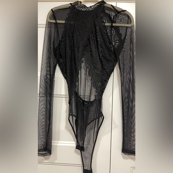 Lulus Tops - Sexy bodysuit 🌹